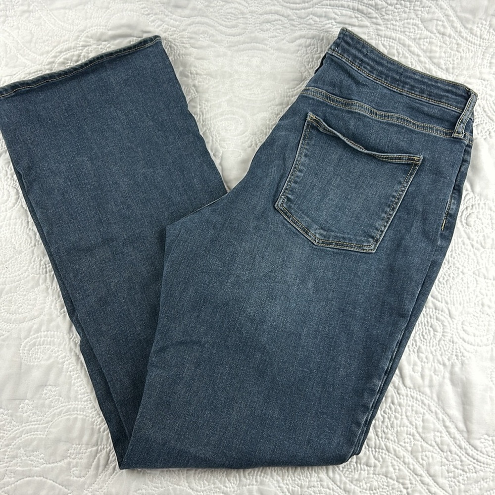 UNIVERSAL THREAD High rise bootcut stretch denim jeans women’s size 12